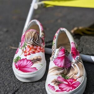 Unisex Vans floral off the wall